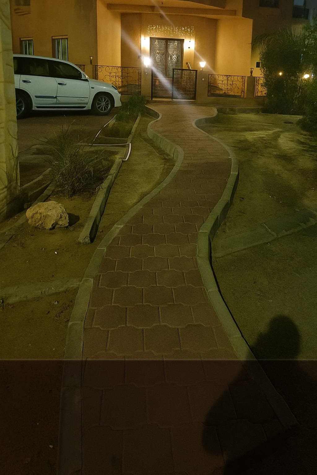 ممر انترلوك أمام فيلا